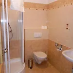 Ruze Inn 3*